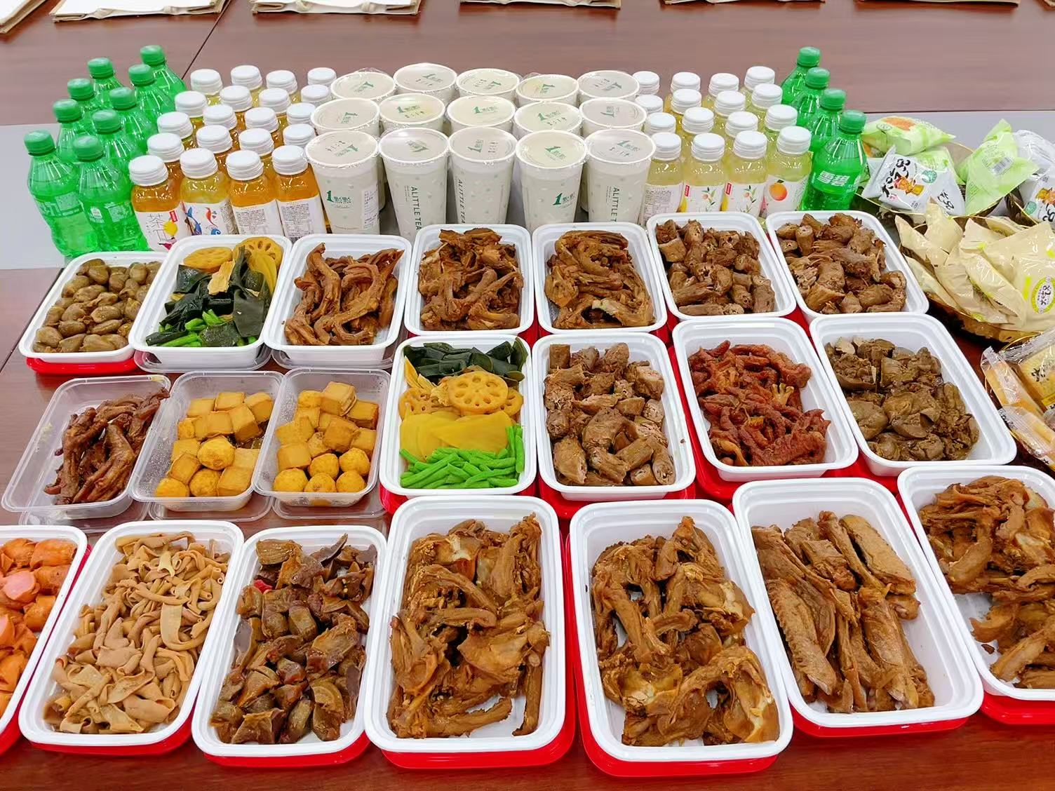 致敬所有闪闪发光的“她” 致敬所有闪闪发光的“她”